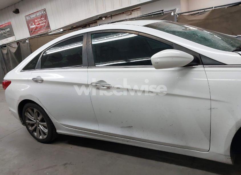 Photo 13 of 2013 Hyundai Sonata SE (VIN 5NPEC4AC9DH801466)