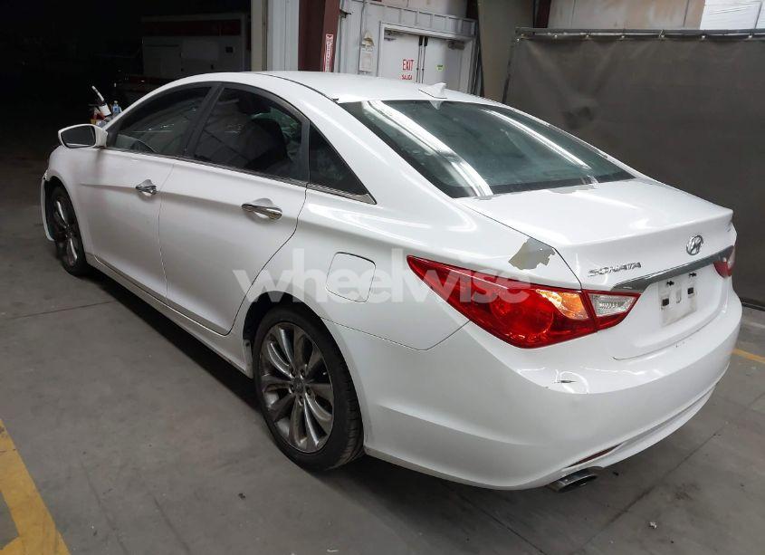 Photo 3 of 2013 Hyundai Sonata SE (VIN 5NPEC4AC9DH801466)