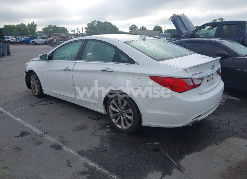 Photo 3 of 2013 Hyundai Sonata SE (VIN 5NPEC4AC9DH802858)