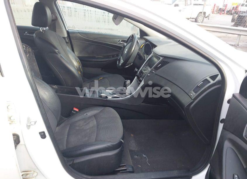 Photo 5 of 2013 Hyundai Sonata SE (VIN 5NPEC4AC9DH802858)