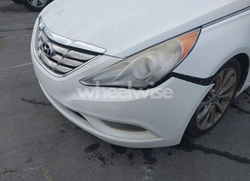 Photo 6 of 2013 Hyundai Sonata SE (VIN 5NPEC4AC9DH802858)