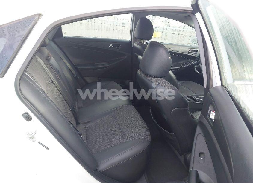 Photo 8 of 2013 Hyundai Sonata SE (VIN 5NPEC4AC9DH802858)