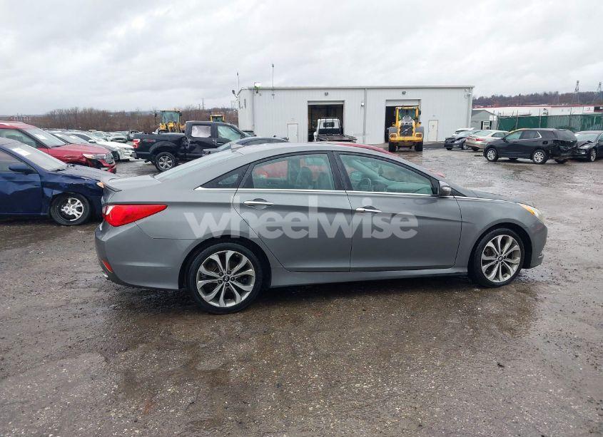 Photo 13 of 2014 Hyundai Sonata SE (VIN 5NPEC4AC9EH834436)
