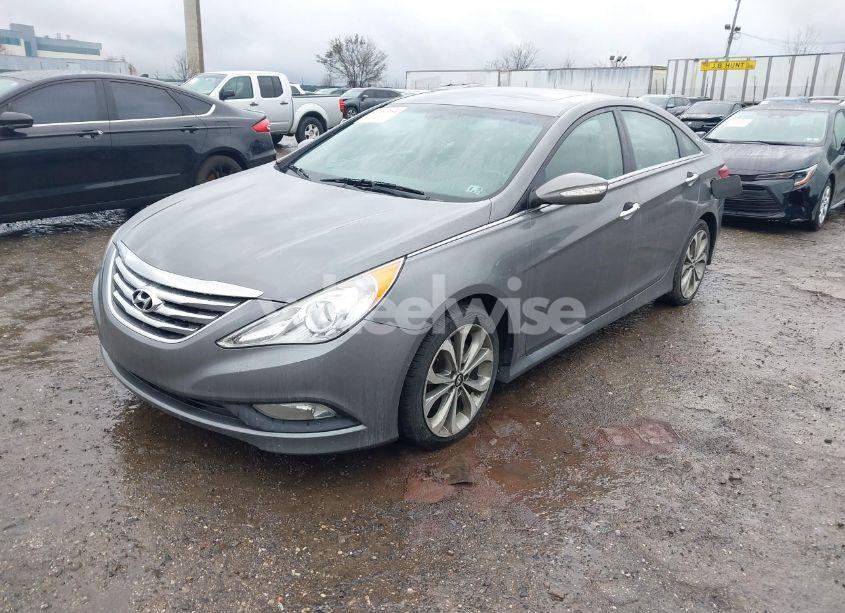 Photo 2 of 2014 Hyundai Sonata SE (VIN 5NPEC4AC9EH834436)
