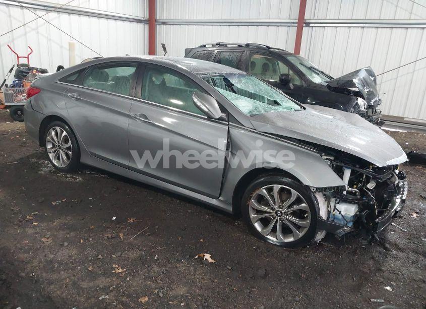 2014 Hyundai Sonata SE (VIN 5NPEC4AC9EH897584) main photo