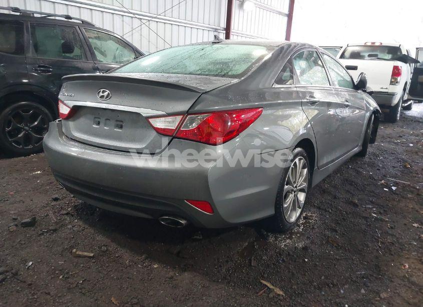 Photo 4 of 2014 Hyundai Sonata SE (VIN 5NPEC4AC9EH897584)