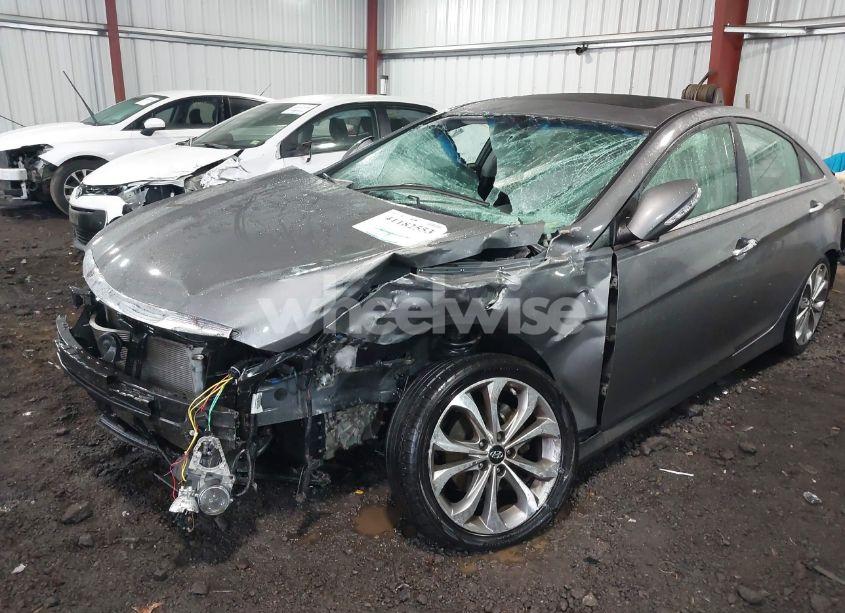 Photo 6 of 2014 Hyundai Sonata SE (VIN 5NPEC4AC9EH897584)