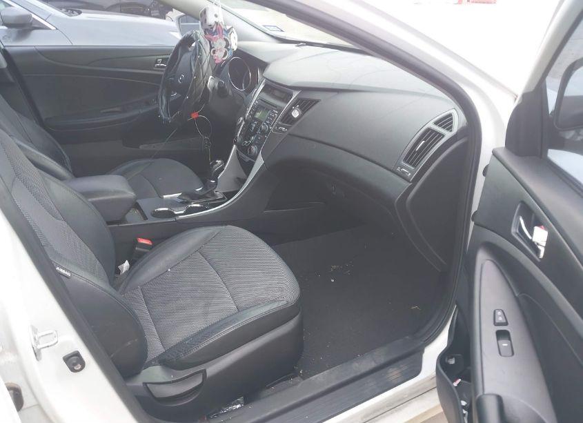 Photo 5 of 2011 Hyundai Sonata SE (VIN 5NPEC4ACXBH011476)