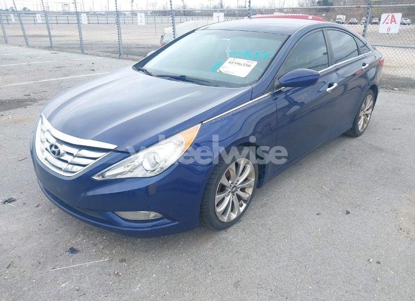 Photo 2 of 2011 Hyundai Sonata SE (VIN 5NPEC4ACXBH026270)