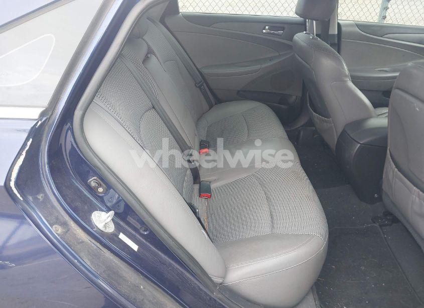 Photo 8 of 2011 Hyundai Sonata SE (VIN 5NPEC4ACXBH026270)