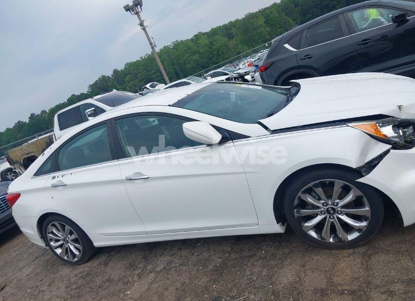 Photo 13 of 2011 Hyundai Sonata SE (VIN 5NPEC4ACXBH036569)