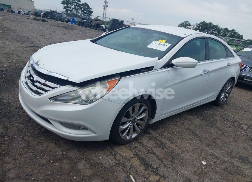 Photo 2 of 2011 Hyundai Sonata SE (VIN 5NPEC4ACXBH036569)