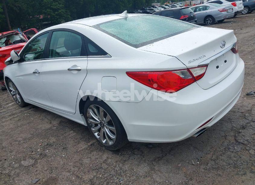 Photo 3 of 2011 Hyundai Sonata SE (VIN 5NPEC4ACXBH036569)