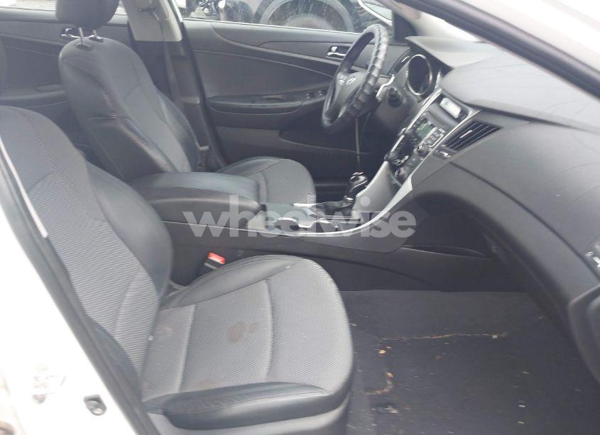 Photo 5 of 2011 Hyundai Sonata SE (VIN 5NPEC4ACXBH036569)