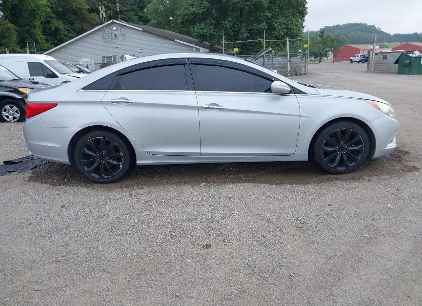 Photo 13 of 2011 Hyundai Sonata SE (VIN 5NPEC4ACXBH039844)