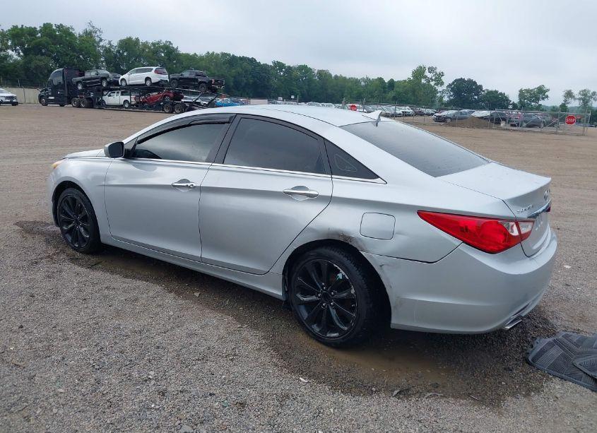 Photo 3 of 2011 Hyundai Sonata SE (VIN 5NPEC4ACXBH039844)