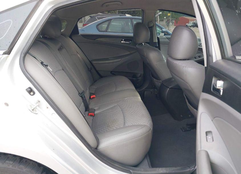 Photo 8 of 2011 Hyundai Sonata SE (VIN 5NPEC4ACXBH039844)