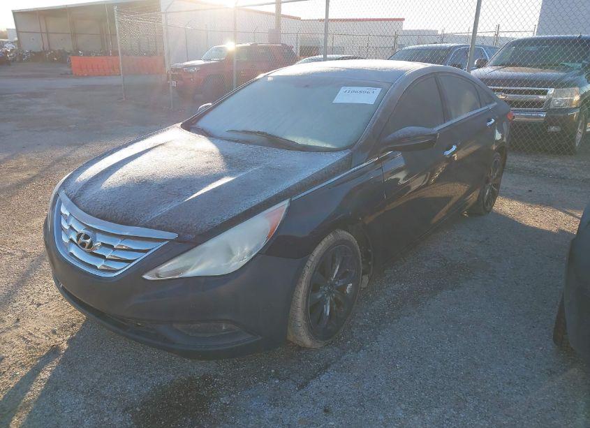 Photo 2 of 2011 Hyundai Sonata SE (VIN 5NPEC4ACXBH091913)