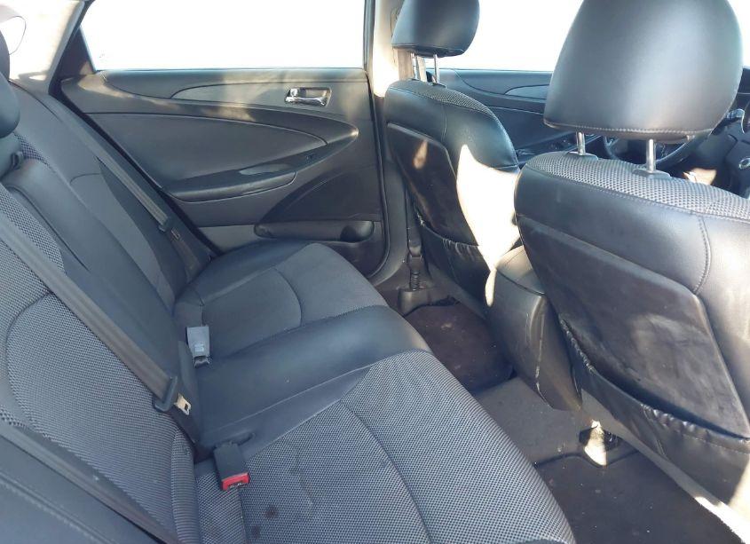 Photo 8 of 2011 Hyundai Sonata SE (VIN 5NPEC4ACXBH091913)