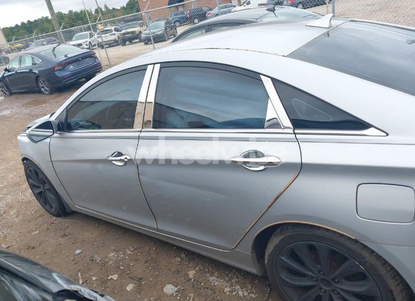 Photo 14 of 2011 Hyundai Sonata SE (VIN 5NPEC4ACXBH096206)