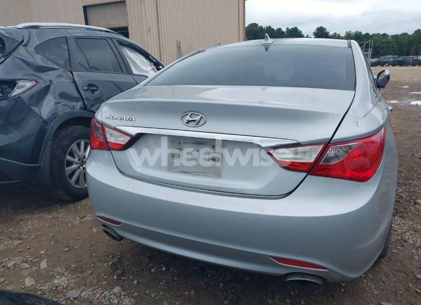 Photo 16 of 2011 Hyundai Sonata SE (VIN 5NPEC4ACXBH096206)