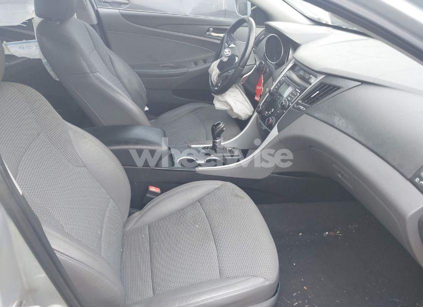 Photo 5 of 2011 Hyundai Sonata SE (VIN 5NPEC4ACXBH096206)