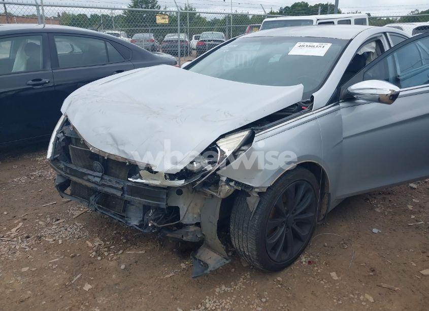 Photo 6 of 2011 Hyundai Sonata SE (VIN 5NPEC4ACXBH096206)