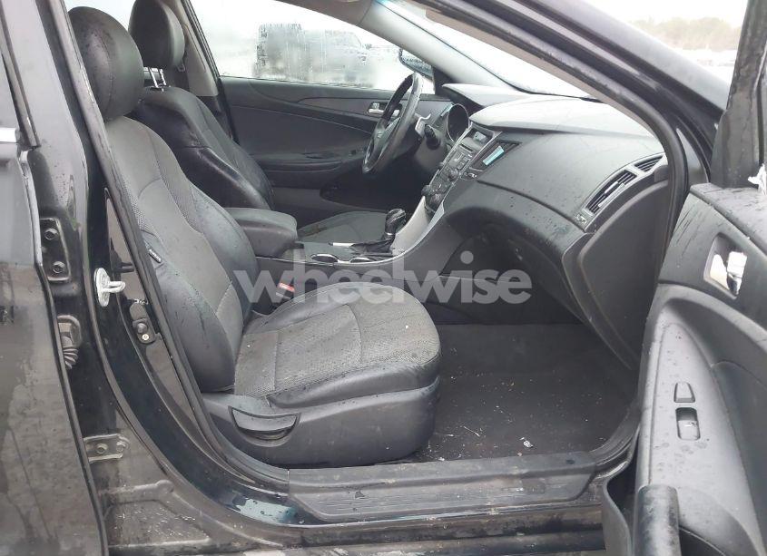 Photo 5 of 2011 Hyundai Sonata SE (VIN 5NPEC4ACXBH127700)