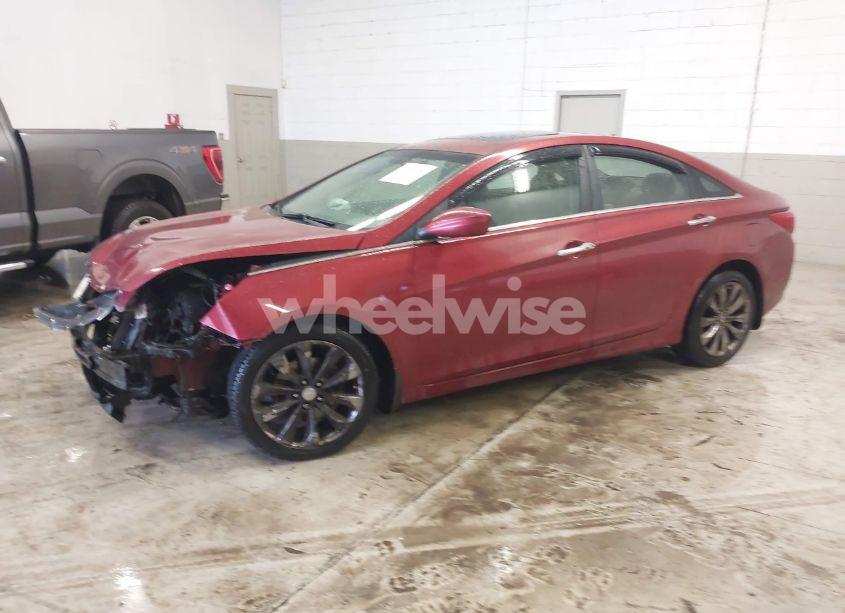 Photo 2 of 2011 Hyundai Sonata SE (VIN 5NPEC4ACXBH128278)