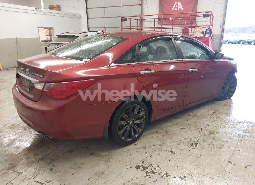 Photo 4 of 2011 Hyundai Sonata SE (VIN 5NPEC4ACXBH128278)