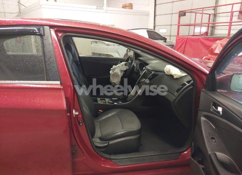 Photo 5 of 2011 Hyundai Sonata SE (VIN 5NPEC4ACXBH128278)