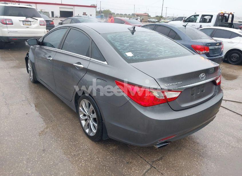 Photo 3 of 2011 Hyundai Sonata SE (VIN 5NPEC4ACXBH148983)
