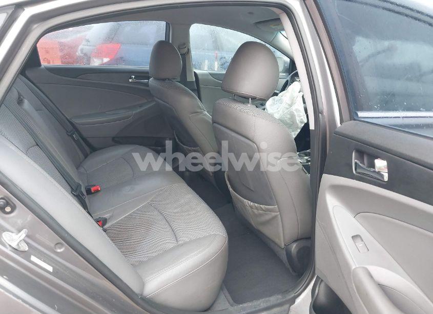 Photo 8 of 2011 Hyundai Sonata SE (VIN 5NPEC4ACXBH148983)