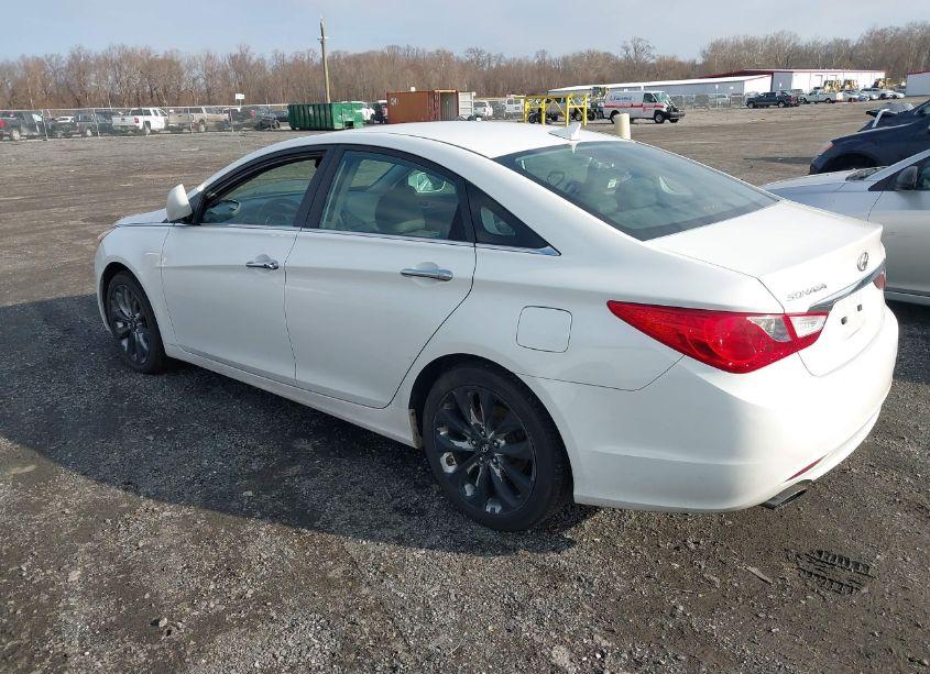 Photo 3 of 2011 Hyundai Sonata SE (VIN 5NPEC4ACXBH217980)