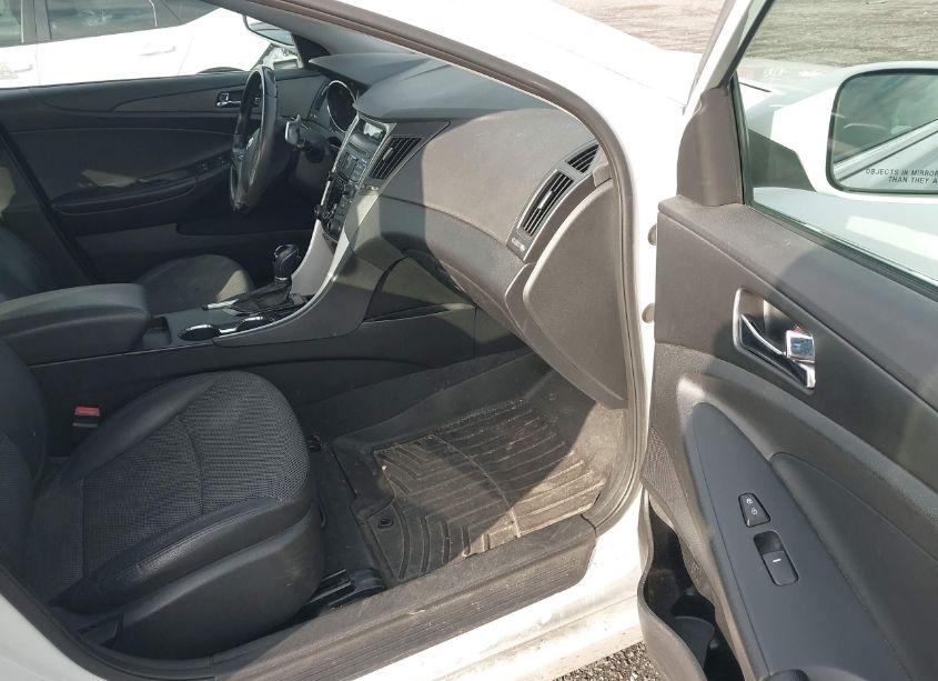 Photo 5 of 2011 Hyundai Sonata SE (VIN 5NPEC4ACXBH217980)