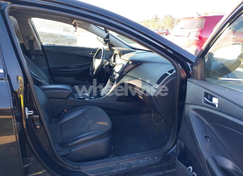 Photo 5 of 2011 Hyundai Sonata SE (VIN 5NPEC4ACXBH222791)