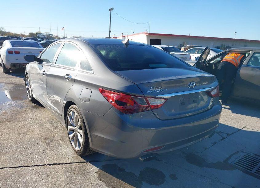 Photo 3 of 2011 Hyundai Sonata SE (VIN 5NPEC4ACXBH238005)