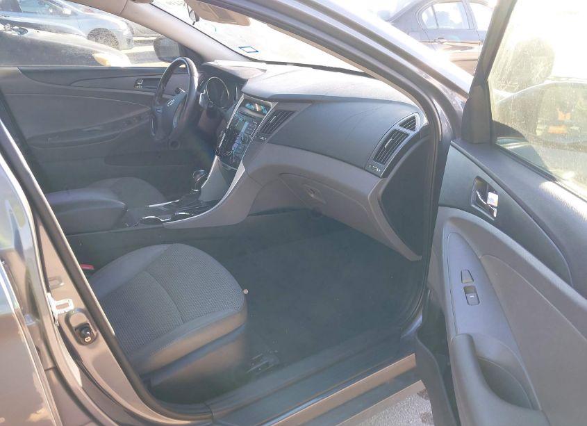 Photo 5 of 2011 Hyundai Sonata SE (VIN 5NPEC4ACXBH238005)