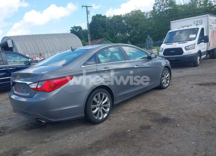 Photo 4 of 2011 Hyundai Sonata SE (VIN 5NPEC4ACXBH239736)