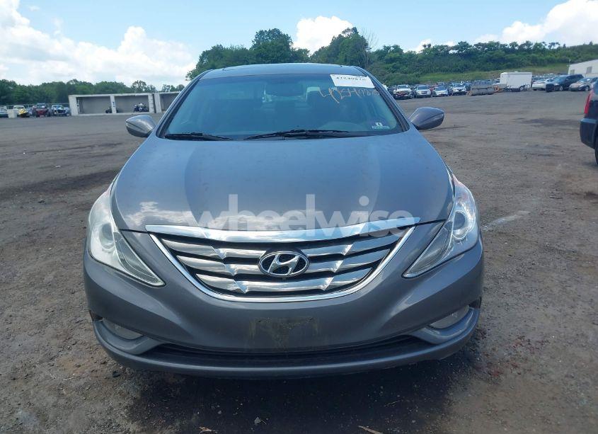 Photo 6 of 2011 Hyundai Sonata SE (VIN 5NPEC4ACXBH239736)
