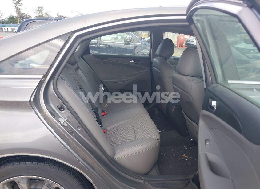 Photo 8 of 2011 Hyundai Sonata SE (VIN 5NPEC4ACXBH239736)