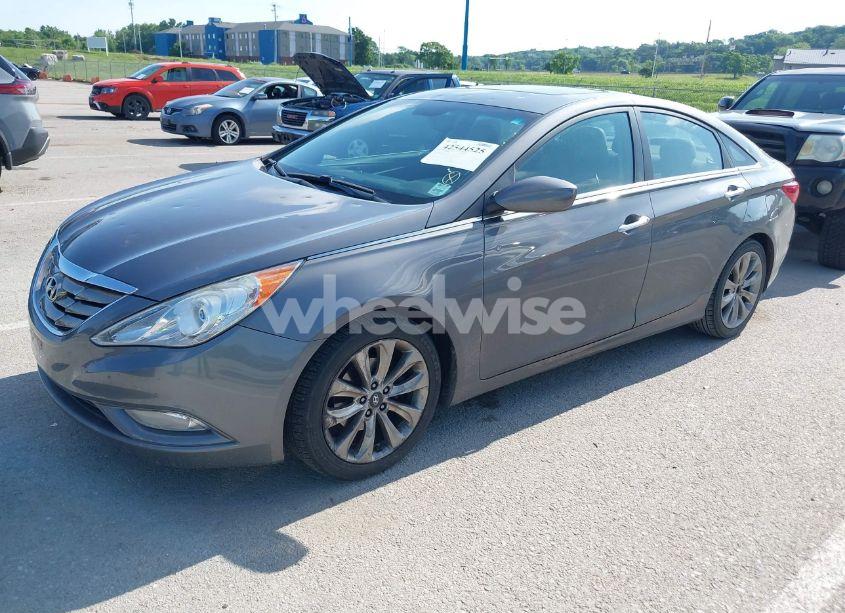 Photo 2 of 2011 Hyundai Sonata SE (VIN 5NPEC4ACXBH270033)