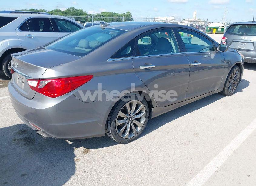 Photo 4 of 2011 Hyundai Sonata SE (VIN 5NPEC4ACXBH270033)