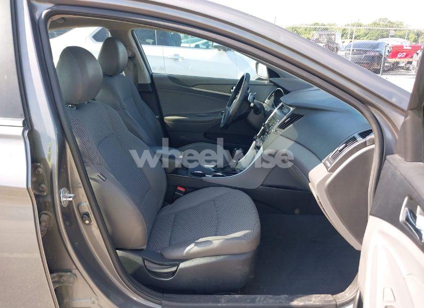 Photo 5 of 2011 Hyundai Sonata SE (VIN 5NPEC4ACXBH270033)