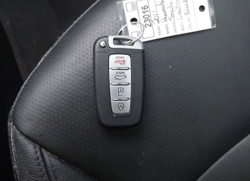 Photo 11 of 2011 Hyundai Sonata LIMITED (VIN 5NPEC4ACXBH286068)