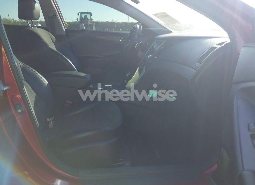 Photo 5 of 2011 Hyundai Sonata SE (VIN 5NPEC4ACXBH293361)