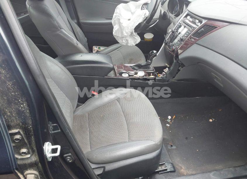 Photo 5 of 2012 Hyundai Sonata SE (VIN 5NPEC4ACXCH339921)