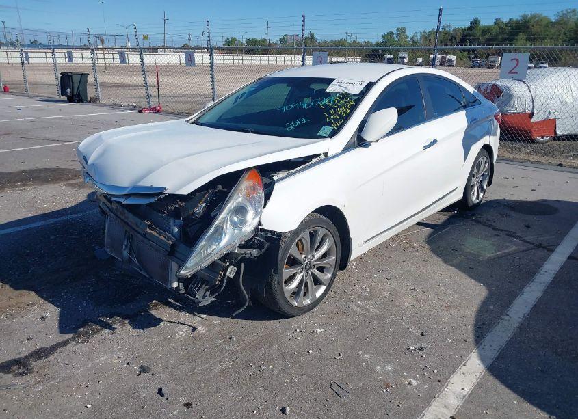 Photo 2 of 2012 Hyundai Sonata SE (VIN 5NPEC4ACXCH364933)
