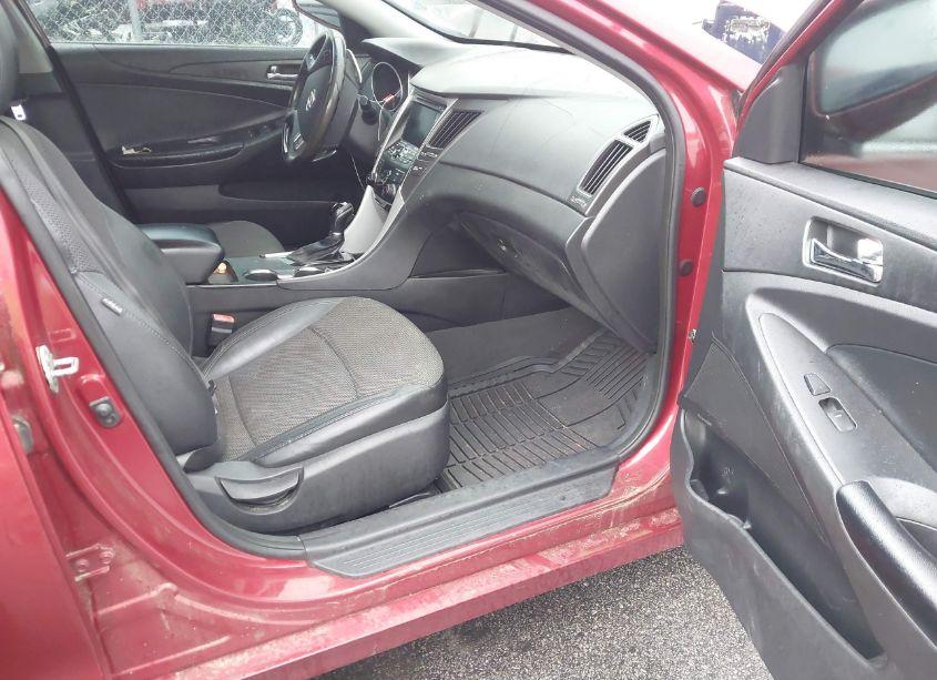 Photo 5 of 2012 Hyundai Sonata SE (VIN 5NPEC4ACXCH374569)