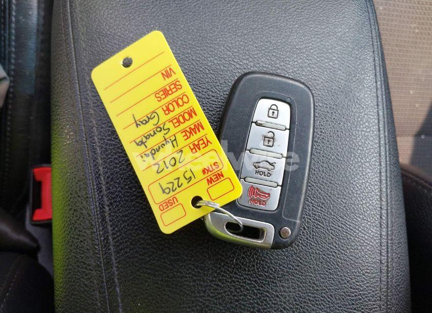 Photo 11 of 2012 Hyundai Sonata SE (VIN 5NPEC4ACXCH381232)